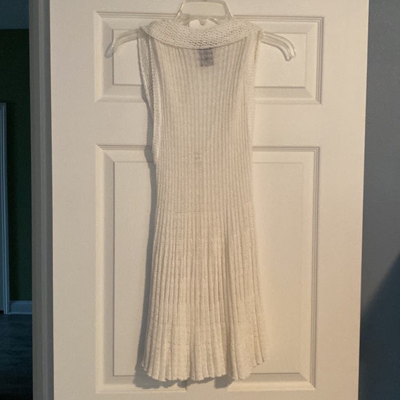 Long Sleeveless Sweater Vest with Button - Picture 4 of 4